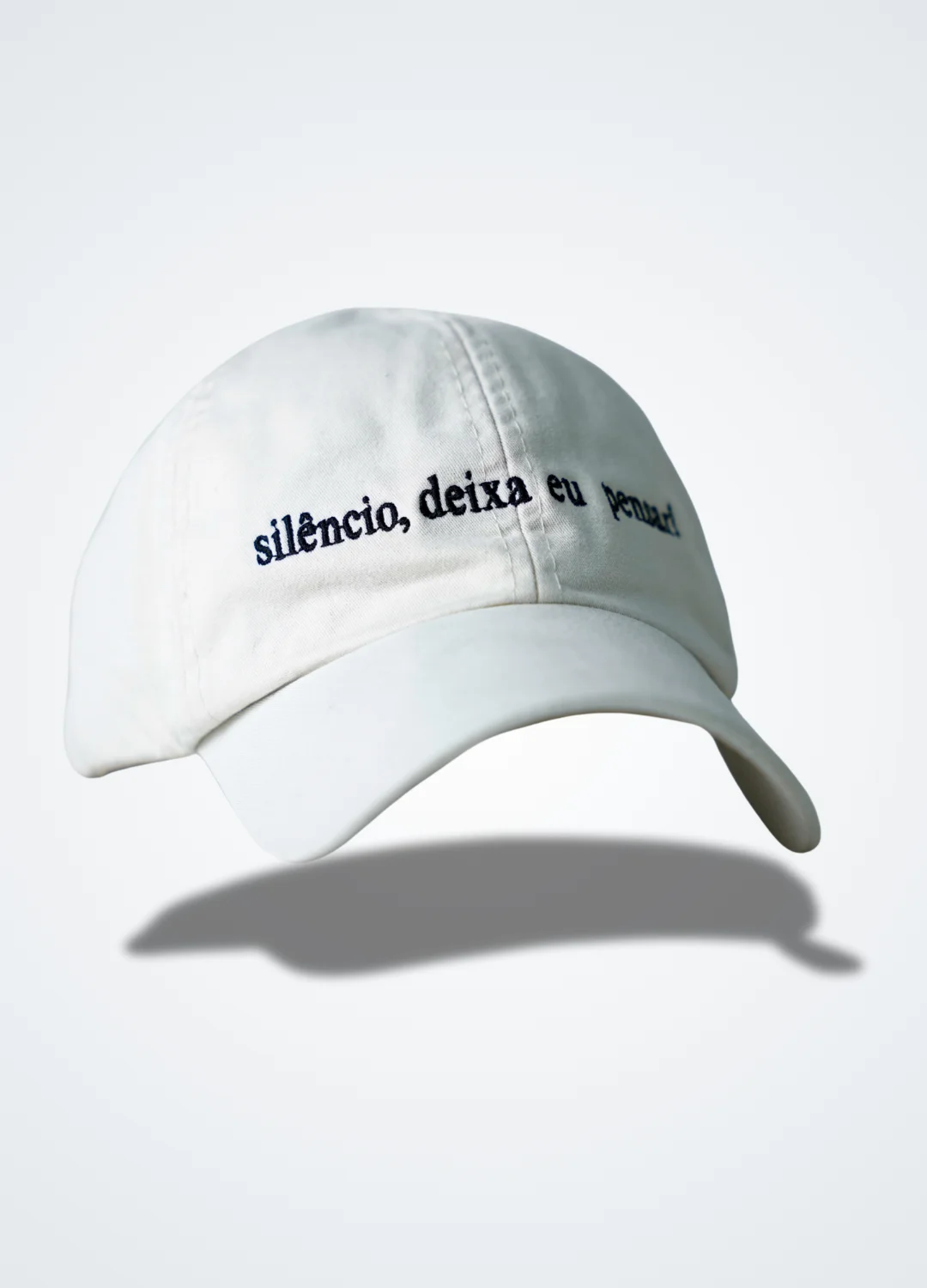 Boné Silêncio, deixa eu pensar! - Off White